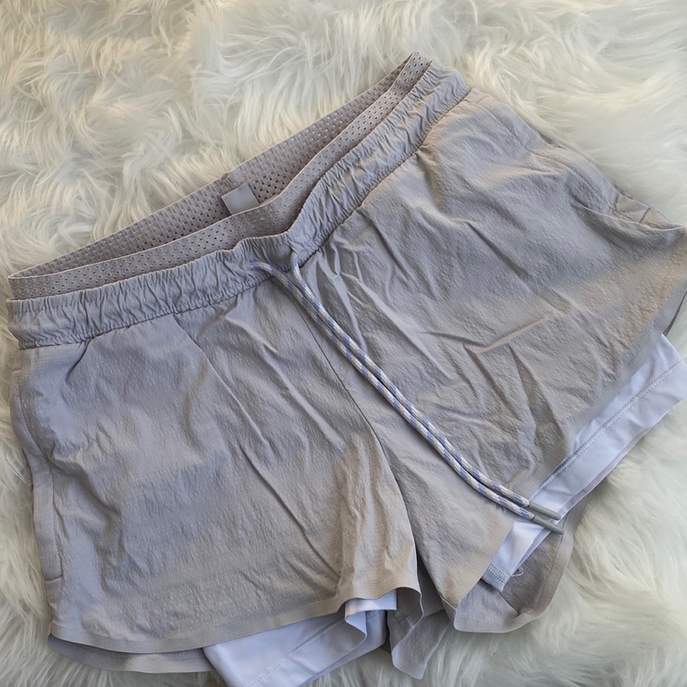Athleta Gray Crest 2-in-1 Athletic Shorts Size 4